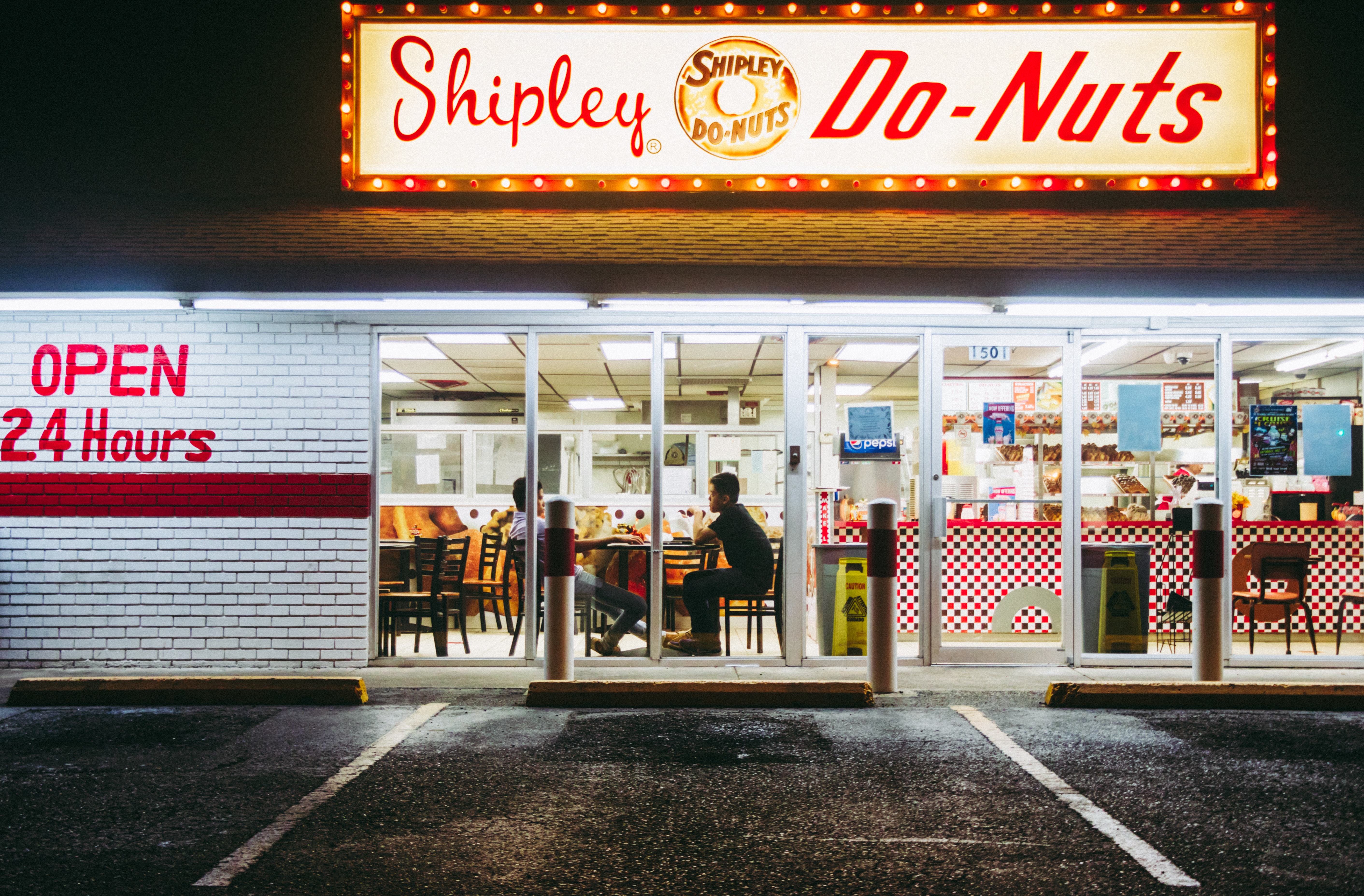 picture of donut shop building